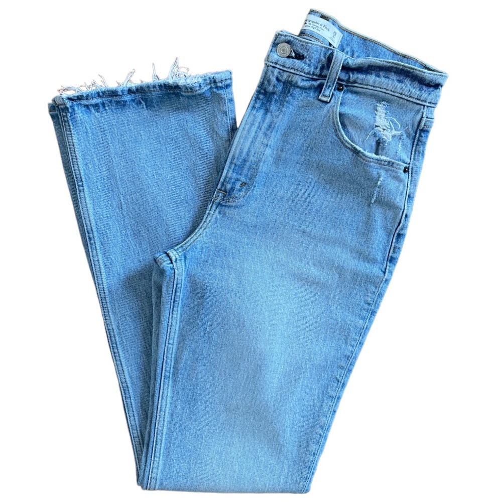 ABERCROMBIE + FITCH • Ultra High Rise 70’s Vintage Flare Jean